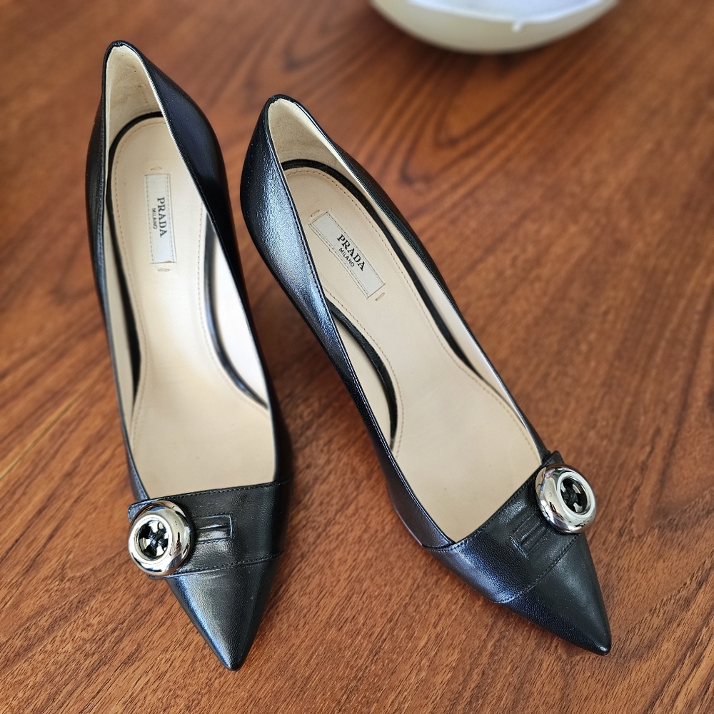 PRADA Black Leather Button Heels Point Toe Sz 40.5 - Picture 2 of 16